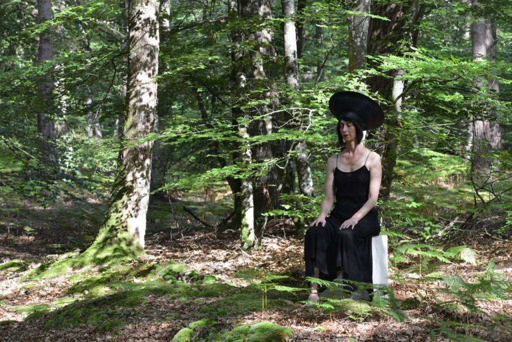 Conférence, performances et repas forestier